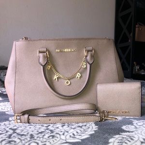 Michael Kors Medium Sutton Satchel in Dark Dune